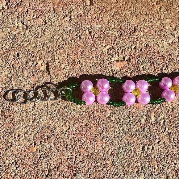 Light Purple Floral Adjustable Bracelet with Silver Accents - Picture 3 of 4